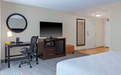Hampton Inn & Suites Madison / Downtown