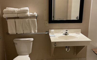 Country Inn & Suites by Radisson, Madison, WI
