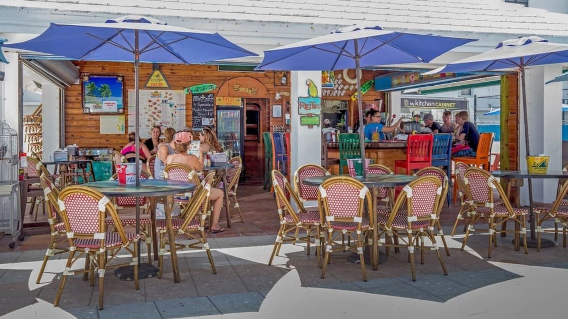 Restaurant and terrace at New Point Miami.