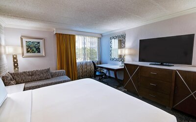 DoubleTree by Hilton Madison Downtown