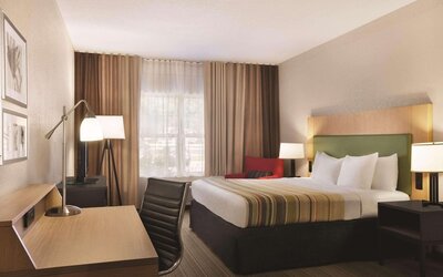Country Inn & Suites by Radisson, Madison Southwest, WI