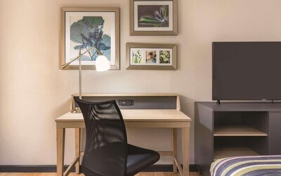 Country Inn & Suites by Radisson, Madison Southwest, WI