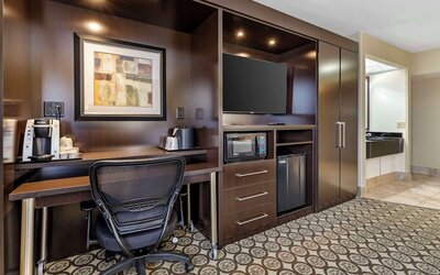 Best Western Plus InnTowner Madison