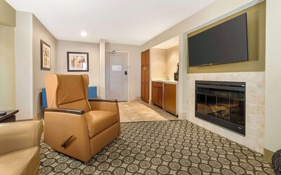 Best Western Plus InnTowner Madison