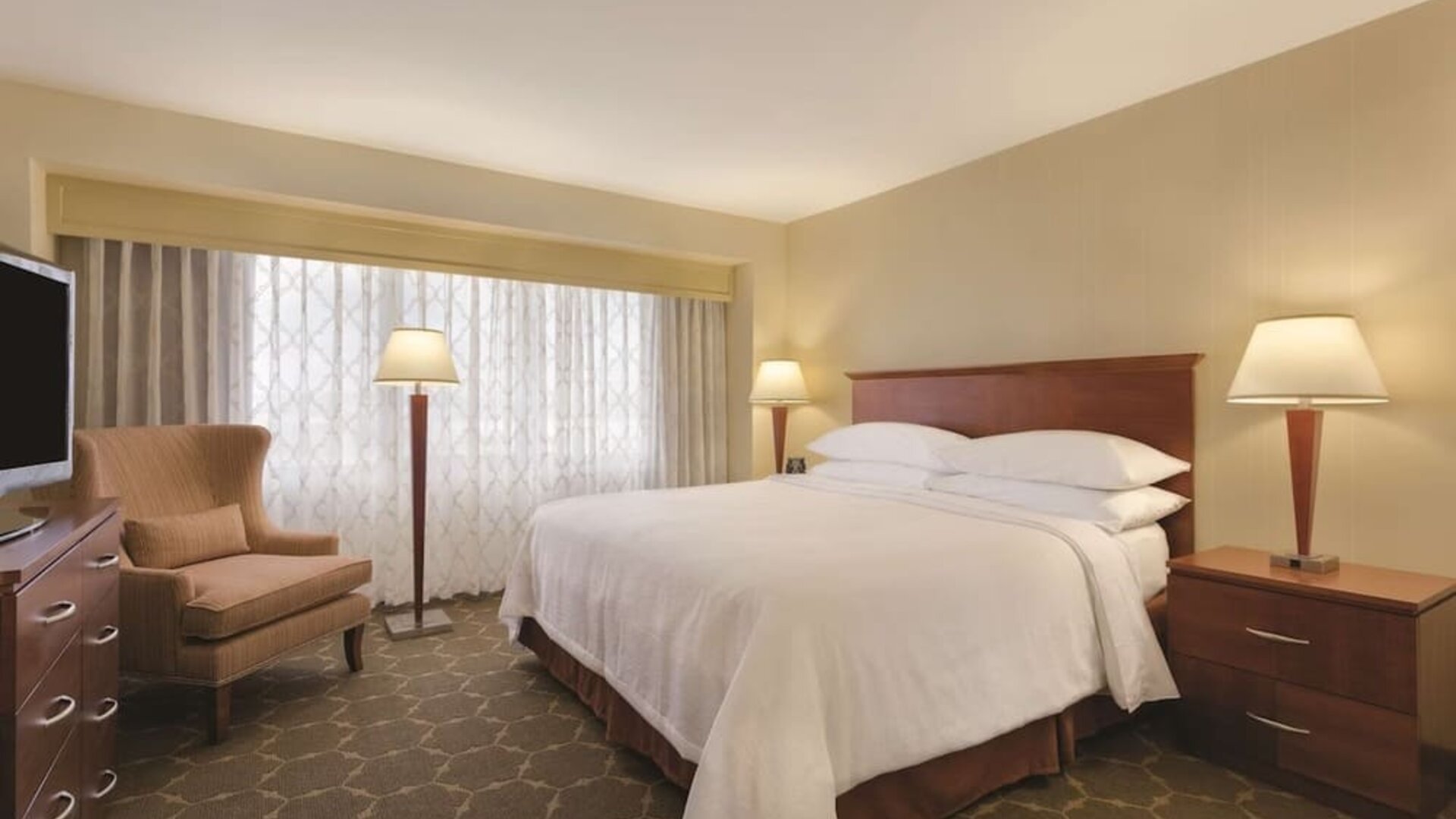 Day use room with natural light at Embassy Suites By Hilton Denver Tech Center.