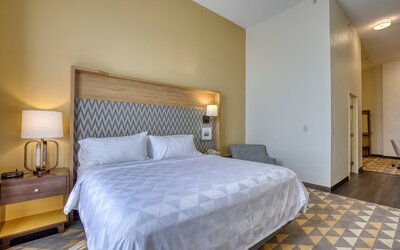 Holiday Inn Hotel & Suites Madison West - Middleton by IHG
