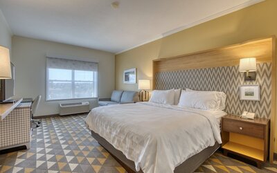 Holiday Inn Hotel & Suites Madison West - Middleton by IHG