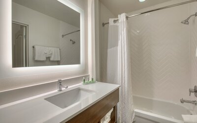 Holiday Inn Hotel & Suites Madison West - Middleton by IHG