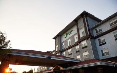 Holiday Inn Hotel & Suites Madison West - Middleton by IHG