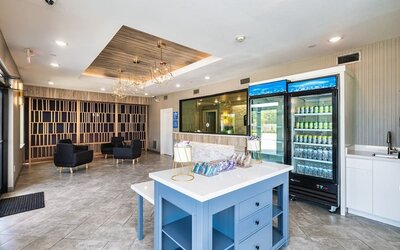 Dining area at Palace Inn Blue Laura Koppe Rd.