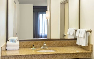 Courtyard by Marriott Madison West Middleton