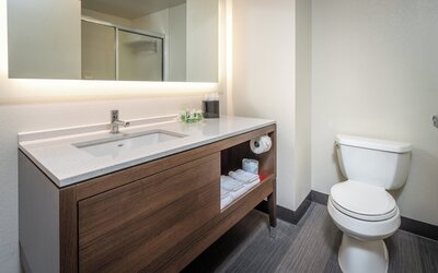 Holiday Inn & Suites Memphis - Wolfchase Galleria​ by IHG