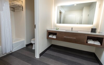 Holiday Inn & Suites Memphis - Wolfchase Galleria​ by IHG