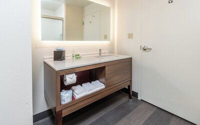 Holiday Inn & Suites Memphis - Wolfchase Galleria​ by IHG
