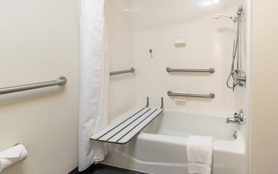 Holiday Inn & Suites Memphis - Wolfchase Galleria​ by IHG