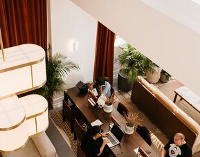 Hu. Hotel