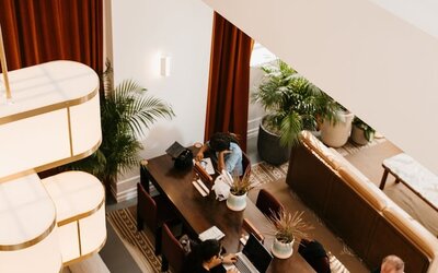 Hu. Hotel