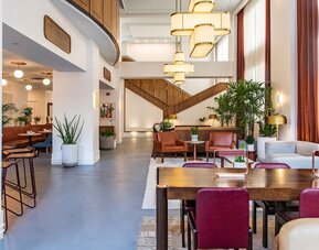 Hu. Hotel
