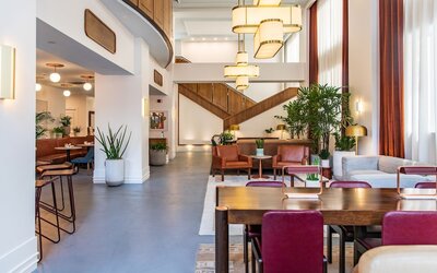 Hu. Hotel