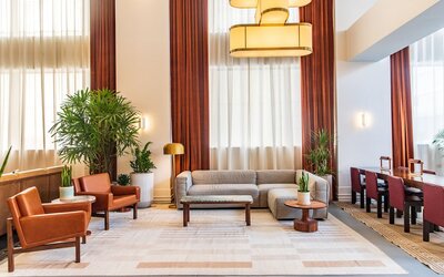 Hu. Hotel
