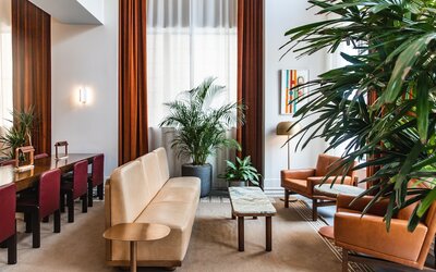 Hu. Hotel