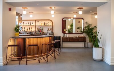 Hu. Hotel