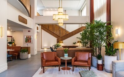Hu. Hotel