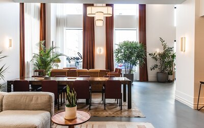 Hu. Hotel