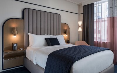 Hu. Hotel