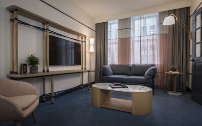 Hu. Hotel