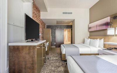 Hu. Hotel