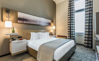 Hu. Hotel