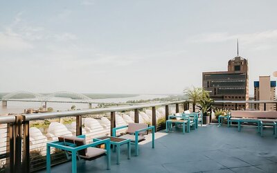Hu. Hotel