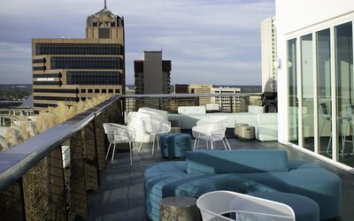 Hu. Hotel