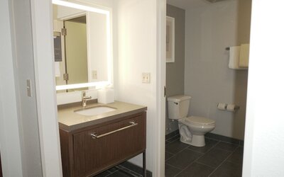 Courtyard by Marriott Memphis East/Bill Morris Parkway