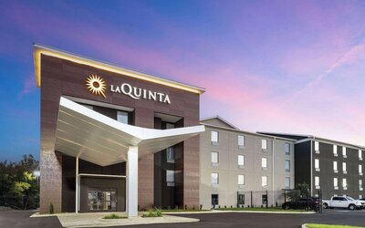 La Quinta Inn & Suites by Wyndham Memphis I-240