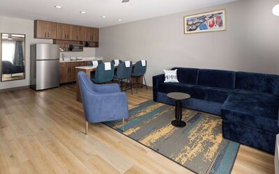 La Quinta Inn & Suites by Wyndham Memphis I-240