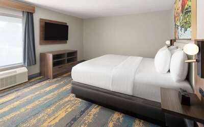 La Quinta Inn & Suites by Wyndham Memphis I-240