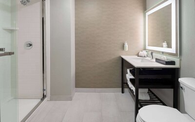 La Quinta Inn & Suites by Wyndham Memphis I-240