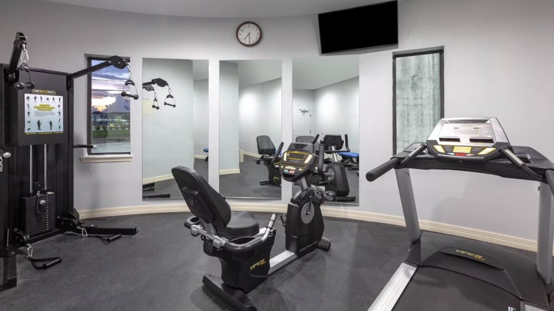 Gym at Baymont By Wyndham Houston Hobby Airport.