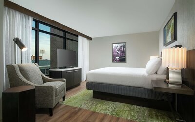 Deluxe Room, 2 Queen Beds, Accessible, Bathtub