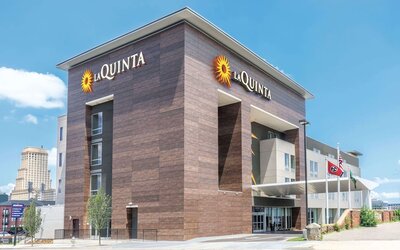 La Quinta Inn & Suites by Wyndham Memphis Downtown