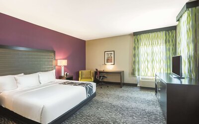 La Quinta Inn & Suites by Wyndham Memphis Downtown