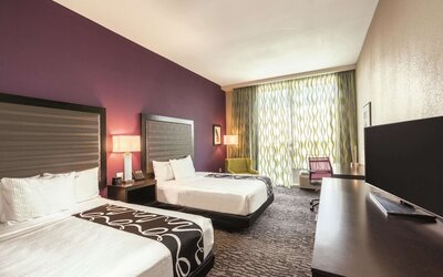 La Quinta Inn & Suites by Wyndham Memphis Downtown