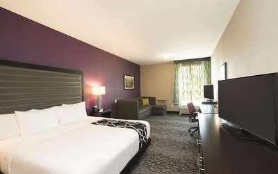 La Quinta Inn & Suites by Wyndham Memphis Downtown