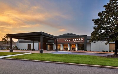 Courtyard by Marriott Memphis Airport