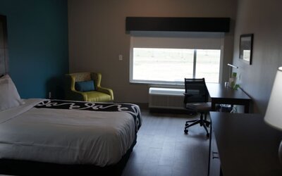 La Quinta Inn & Suites by Wyndham West Memphis