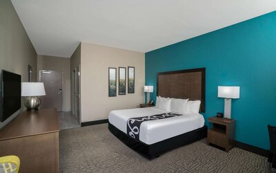La Quinta Inn & Suites by Wyndham West Memphis