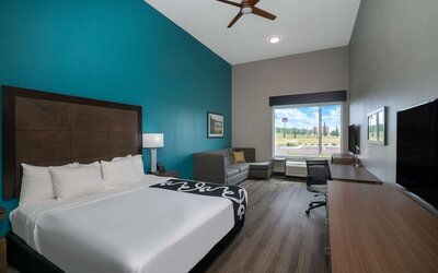 La Quinta Inn & Suites by Wyndham West Memphis