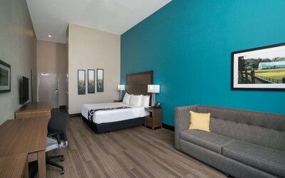 La Quinta Inn & Suites by Wyndham West Memphis